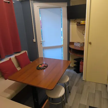 La Cle Du Reconfort 캠프장